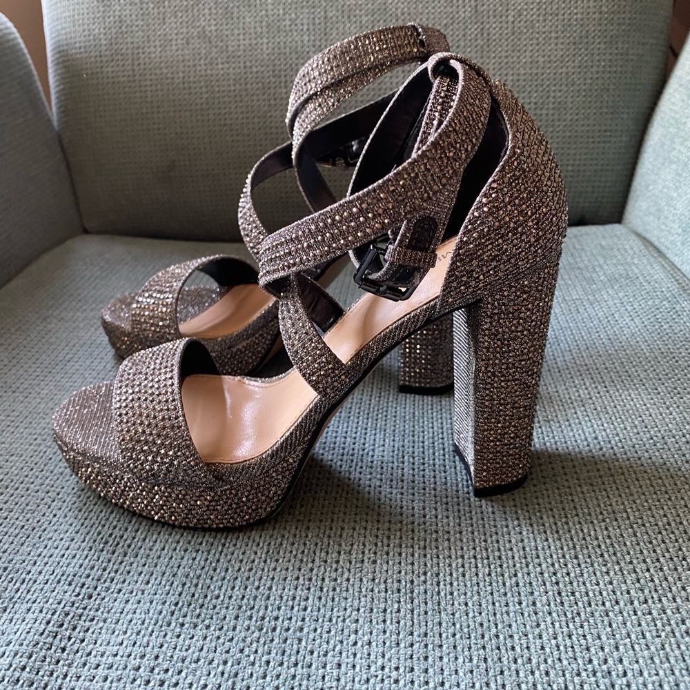 Limelight Laney Glittering Crystals Silver Block 4 Inch Heels 6.5 - Picture 5 of 8